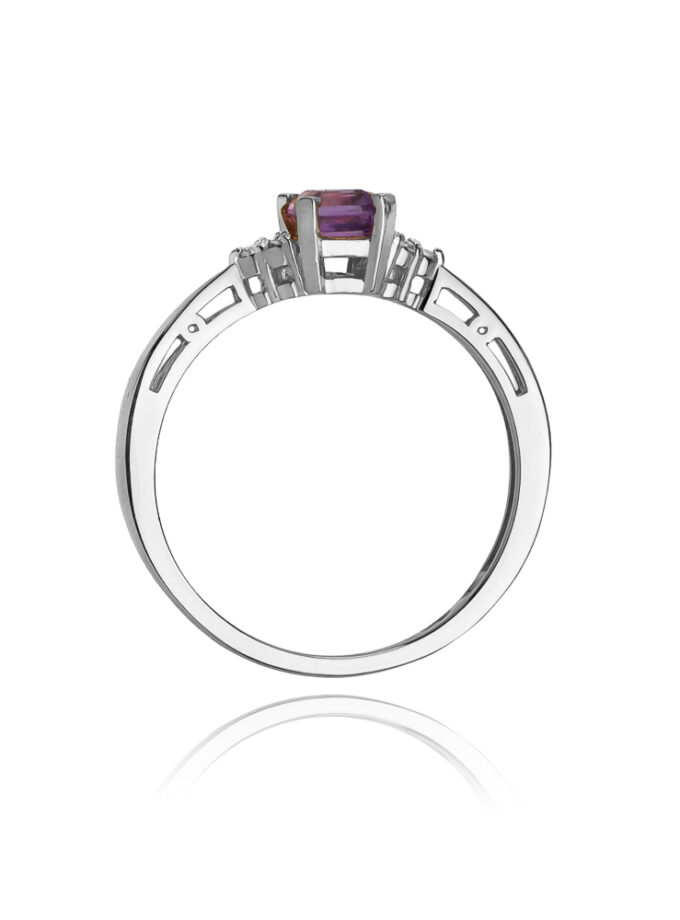 Auksinis žiedas su Ametistu ir deimantais