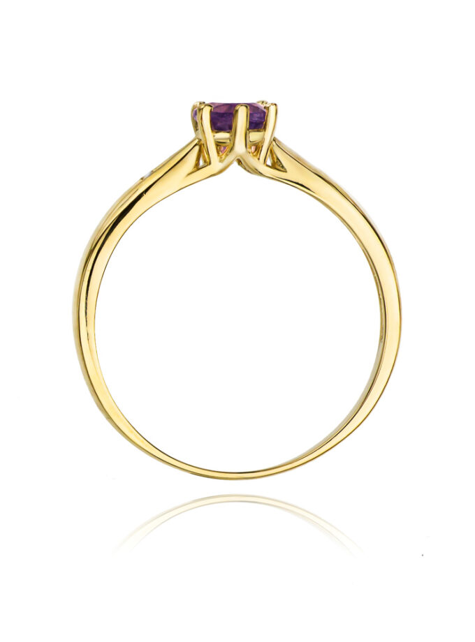 Auksinis žiedas su Amestitu ir deimantais