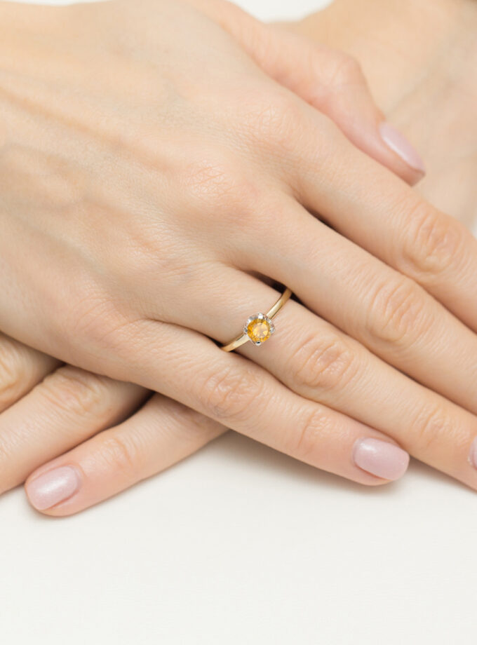 Auksinis žiedas su Citrinu ir deimantais