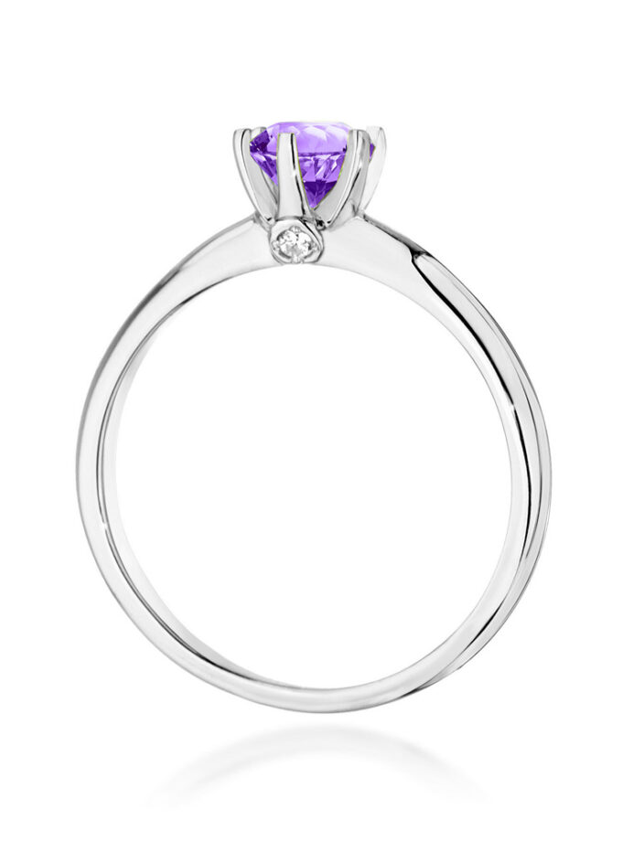 Auksinis žiedas su Amestitu ir deimantais